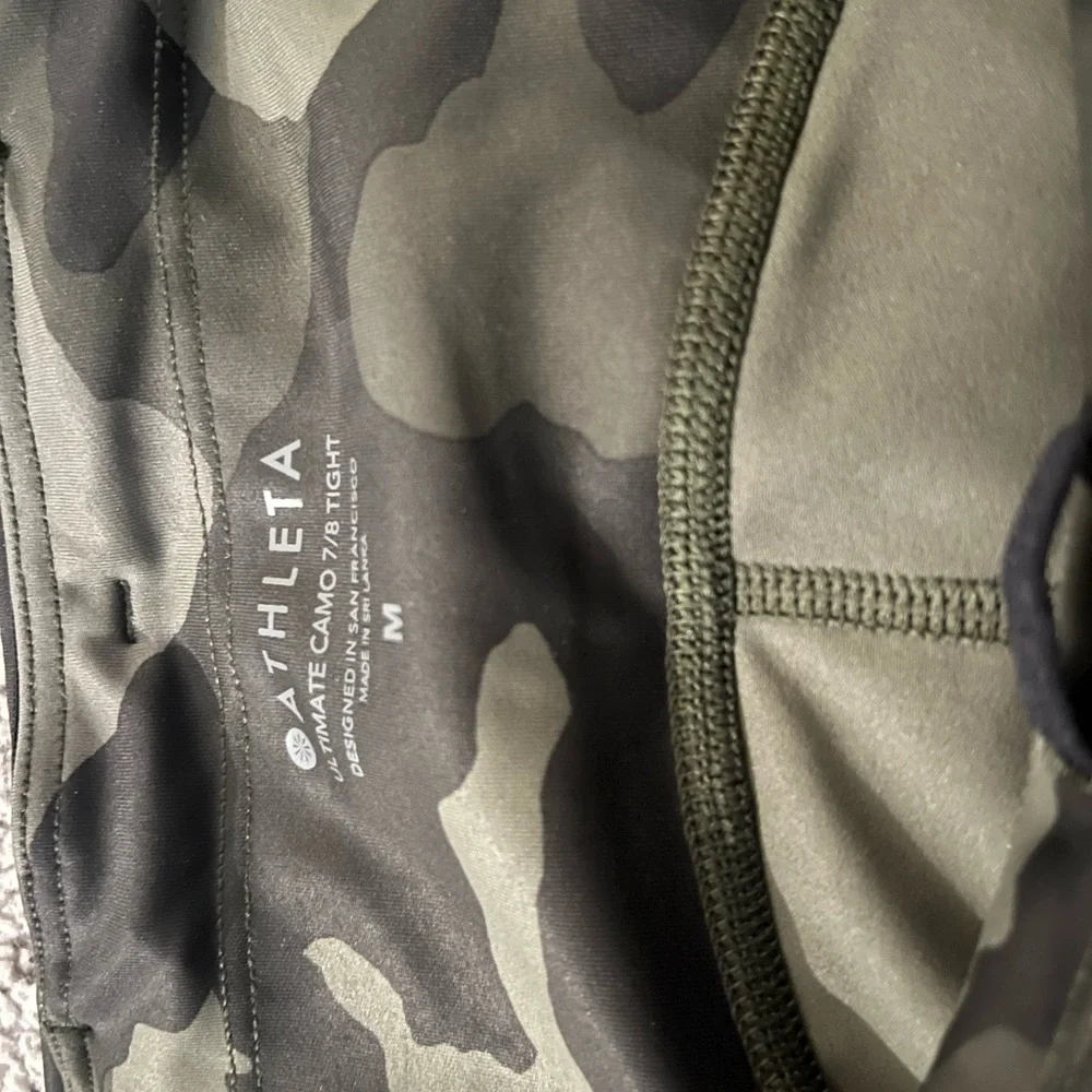 NWT Athleta 7/8 Women's Camo Leggings - Picture 2 of 8